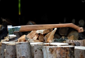 AUTINE-Traditional-Finnish-Splitting-Axe-1-LumbeJac