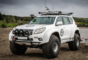 Hilux-AT44-6X6-Arctic-Truck-5-LumberJac