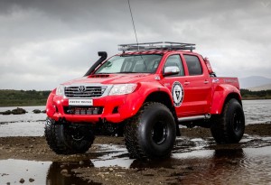 Hilux-AT44-6X6-Arctic-Truck-7-LumberJac