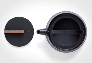 Tetu-Cast-Iron-Kettle-1-LumberJac