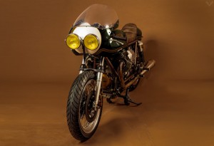 Moto-Guzzi-Le-Mans-1000-Ton-Up-1-LumberJac